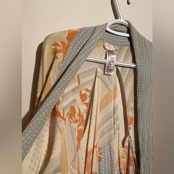 Floral Wrap Top in Orange and Cream - Picture 4 of 9